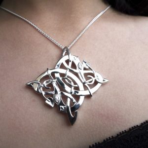 Entwined Celtic Dragons -409