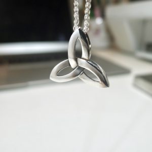 Celtic Triquetra Pendant-390 Celtic Triquetra Pendant-390
