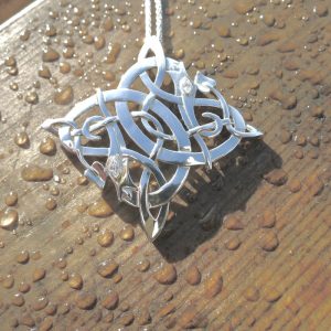 Entwined Celtic Dragons -412