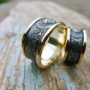 IRISH JEWELLERY
A 10mm option and a 7mm option in 10k yellow gold and oxidised silver. These Celtic rings are handcrafted in my workshop in Ireland IRISH JEWELLERY A 10mm option and a 7mm option in 10k yellow gold and oxidised silver. These Celtic rings are handcrafted in my workshop in Ireland