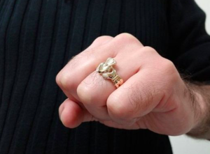 Mans Claddagh ring on hand - to give you a sense of size.
Handcrafted Irish Claddagh | Irish Jewellery| Gold Claddagh ring
Shown here in yellow gold Mans Claddagh ring on hand - to give you a sense of size. Handcrafted Irish Claddagh | Irish Jewellery| Gold Claddagh ring Shown here in yellow gold