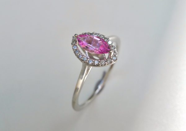 This pink sapphire gemstone has been treasured for centuries, gracing the fingers of royalty and capturing the hearts of collectors around the world.
Floating Pink sapphire ring This pink sapphire gemstone has been treasured for centuries, gracing the fingers of royalty and capturing the hearts of collectors around the world. Floating Pink sapphire ring
