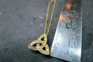 Diamond Celtic Knot Pendant-557 Diamond Celtic Knot Pendant-557