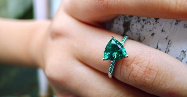 A beautiful deep green Emerald under natural light in white gold A beautiful deep green Emerald under natural light in white gold