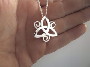 Celtic Knot | Triple spirals-0