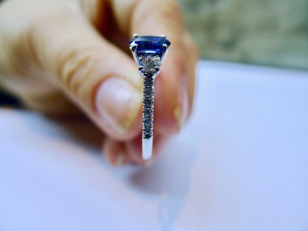 Side view of this white gold sapphire and diamond ring Side view of this white gold sapphire and diamond ring