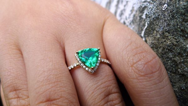 Emerald and Diamond Ring-957 Emerald and Diamond Ring-957
