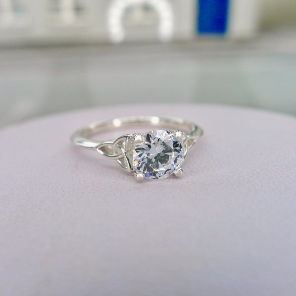 Irish engagement ring in white gold Irish engagement ring in white gold